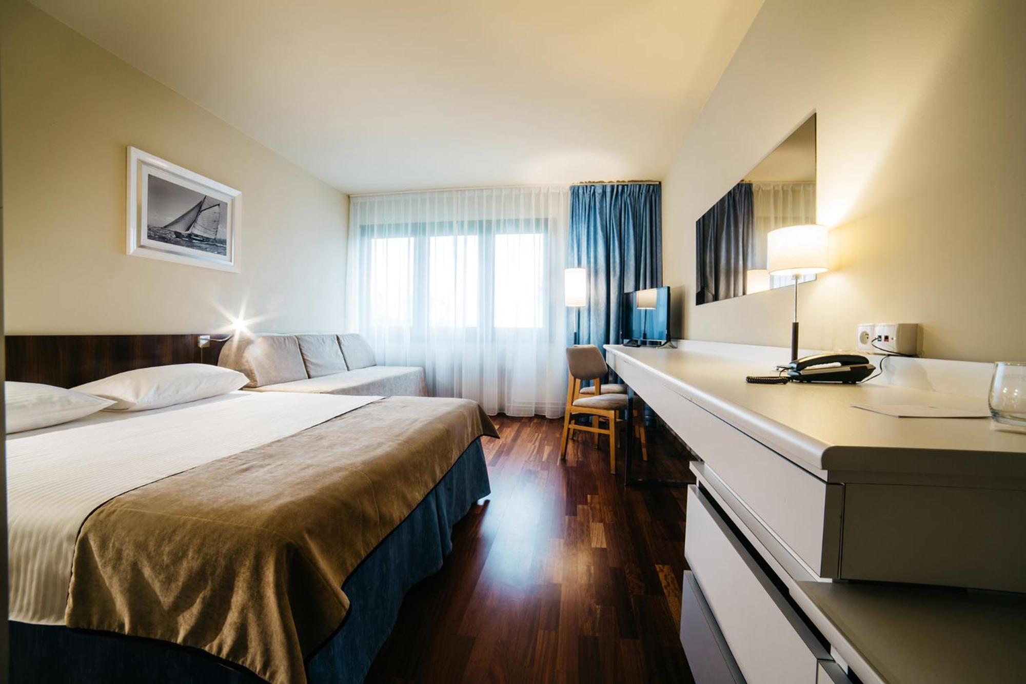 אולז'טין Omega Hotel מראה חיצוני תמונה